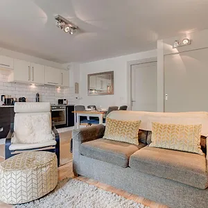  Apartment Cosmiques - Alpes Travel - - Sleeps 4 France