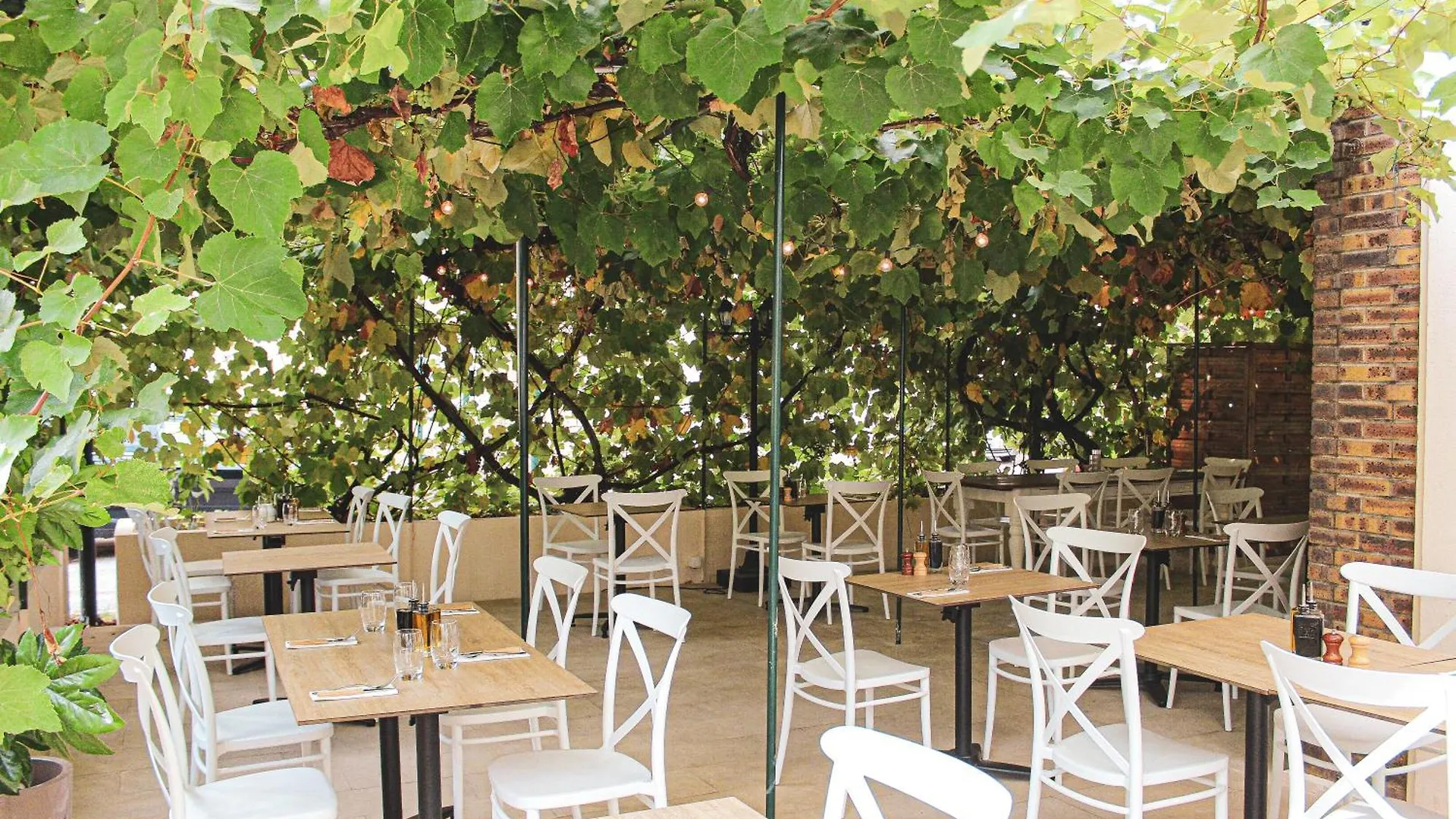 Hotel-Restaurant Isidore Nice Ouest France