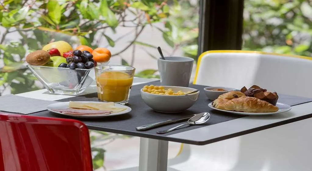 Hotel-Restaurant Isidore Nice Ouest מלון